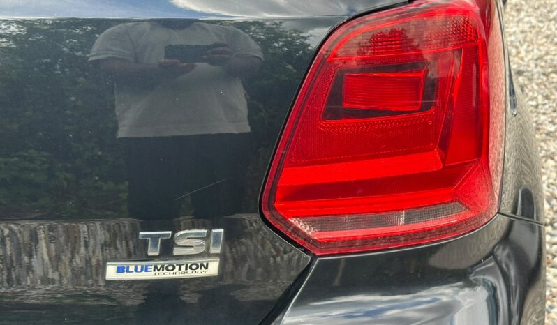 
								Volkswagen Polo 1.2 TSI BlueMotion Tech SE Euro 6 (s/s) 5dr full									
