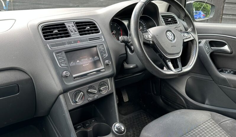 
								Volkswagen Polo 1.2 TSI BlueMotion Tech SE Euro 6 (s/s) 5dr full									