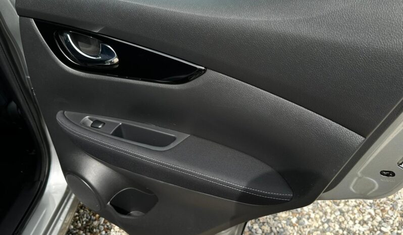
								Nissan Qashqai 1.2 DIG-T Acenta 2WD Euro 5 (s/s) 5dr full									