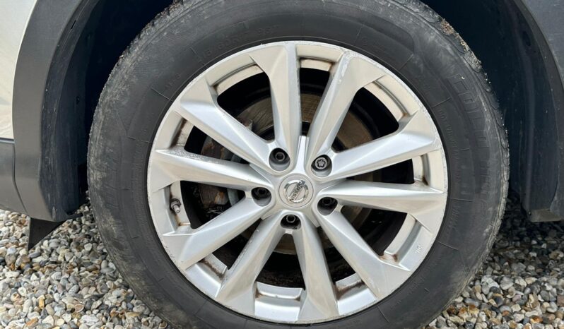 
								Nissan Qashqai 1.2 DIG-T Acenta 2WD Euro 5 (s/s) 5dr full									