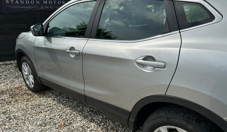 
								Nissan Qashqai 1.2 DIG-T Acenta 2WD Euro 5 (s/s) 5dr full									