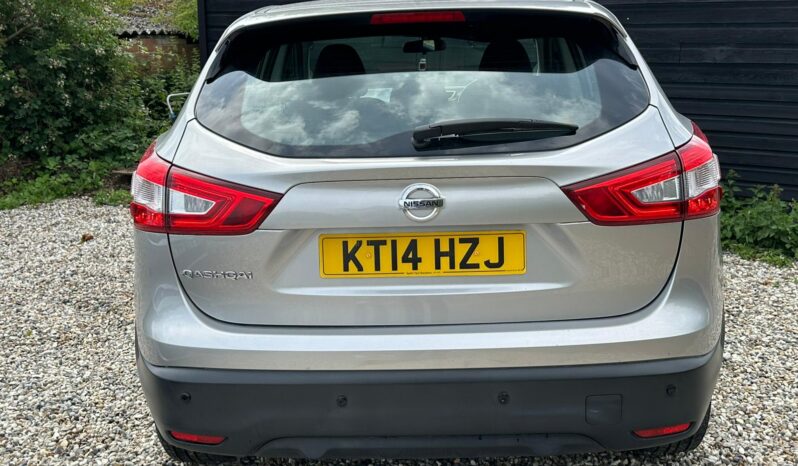 
								Nissan Qashqai 1.2 DIG-T Acenta 2WD Euro 5 (s/s) 5dr full									