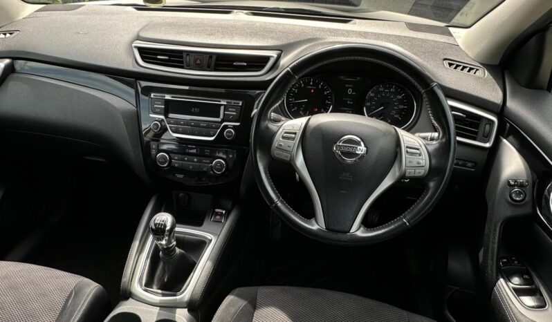 
								Nissan Qashqai 1.2 DIG-T Acenta 2WD Euro 5 (s/s) 5dr full									