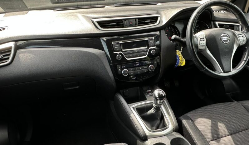 
								Nissan Qashqai 1.2 DIG-T Acenta 2WD Euro 5 (s/s) 5dr full									