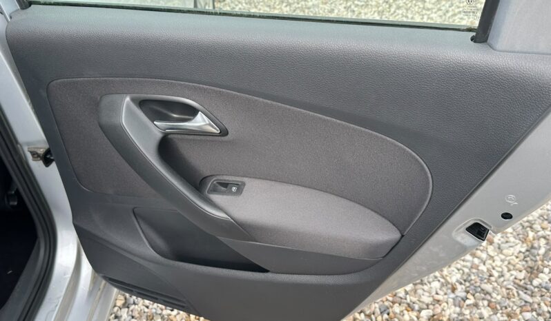 
								Volkswagen Polo 1.4 SE Euro 5 5d full									