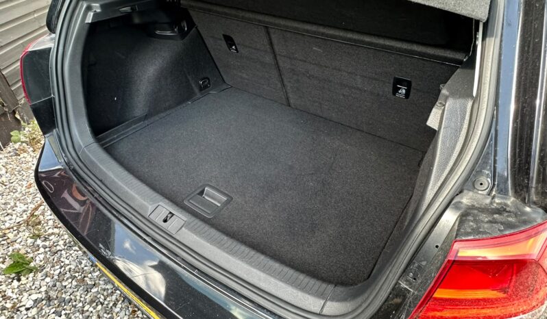 
								Volkswagen Golf 1.2 TSI BlueMotion Tech S Euro 5 (s/s) 5dr full									