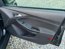 
										Ford Focus 1.0T EcoBoost Zetec Euro 5 (s/s) 5dr full									