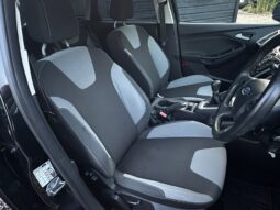
										Ford Focus 1.0T EcoBoost Zetec Euro 5 (s/s) 5dr full									