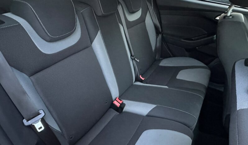 
								Ford Focus 1.0T EcoBoost Zetec Euro 5 (s/s) 5dr full									