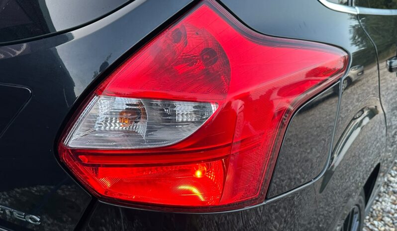 
								Ford Focus 1.0T EcoBoost Zetec Euro 5 (s/s) 5dr full									