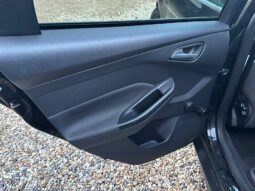 
										Ford Focus 1.0T EcoBoost Zetec Euro 5 (s/s) 5dr full									