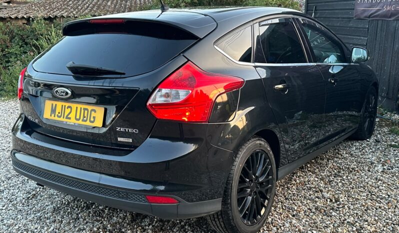 
								Ford Focus 1.0T EcoBoost Zetec Euro 5 (s/s) 5dr full									