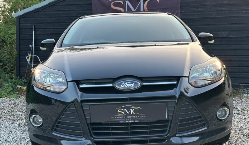 
								Ford Focus 1.0T EcoBoost Zetec Euro 5 (s/s) 5dr full									