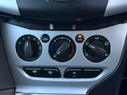 
										Ford Focus 1.0T EcoBoost Zetec Euro 5 (s/s) 5dr full									