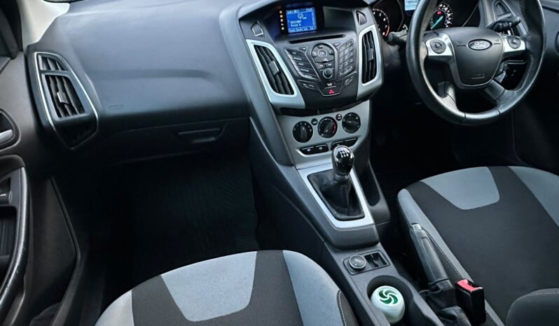 
								Ford Focus 1.0T EcoBoost Zetec Euro 5 (s/s) 5dr full									