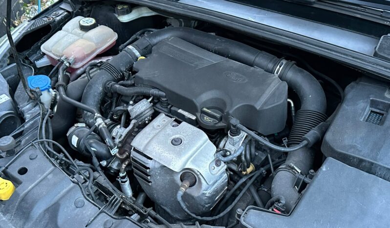 
								Ford Focus 1.0T EcoBoost Zetec Euro 5 (s/s) 5dr full									