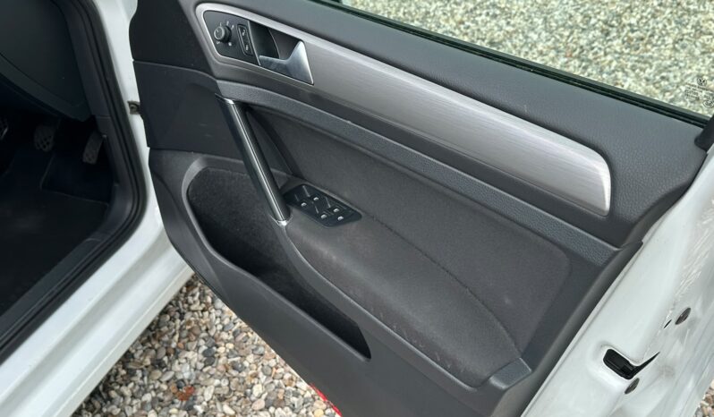 
								Volkswagen Golf 1.4 TSI BlueMotion Tech Match Euro 5 (s/s) 5dr full									