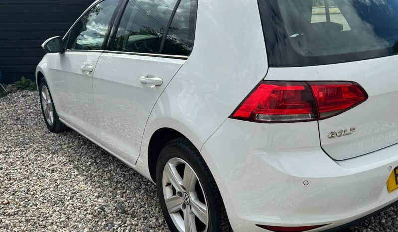 
								Volkswagen Golf 1.4 TSI BlueMotion Tech Match Euro 5 (s/s) 5dr full									
