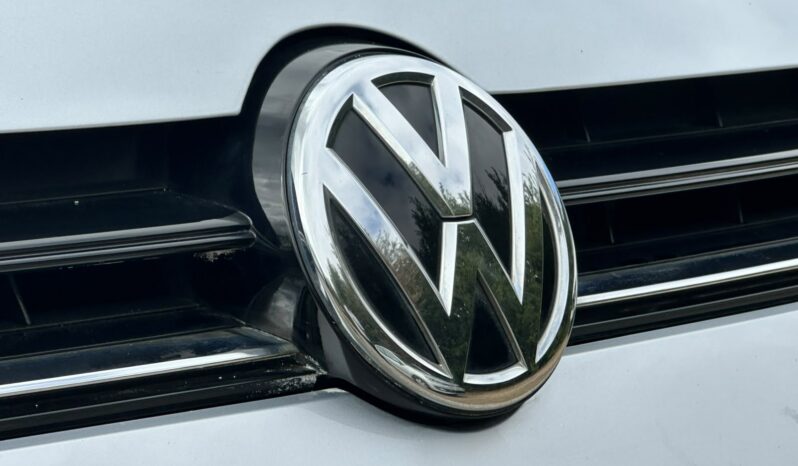 
								Volkswagen Golf 1.6 TDI BlueMotion Tech SE DSG Euro 5 (s/s) 5dr full									