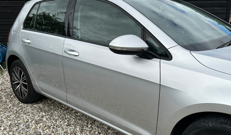 
								Volkswagen Golf 1.6 TDI BlueMotion Tech SE DSG Euro 5 (s/s) 5dr full									