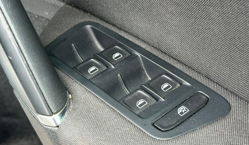 
								Volkswagen Golf 1.6 TDI BlueMotion Tech SE DSG Euro 5 (s/s) 5dr full									