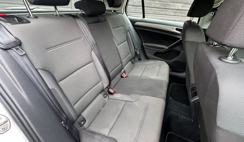 
								Volkswagen Golf 1.6 TDI BlueMotion Tech SE DSG Euro 5 (s/s) 5dr full									