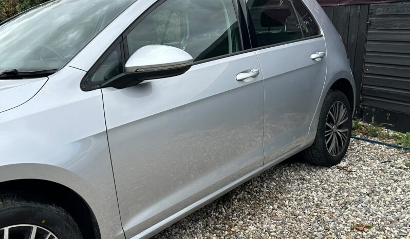 
								Volkswagen Golf 1.6 TDI BlueMotion Tech SE DSG Euro 5 (s/s) 5dr full									