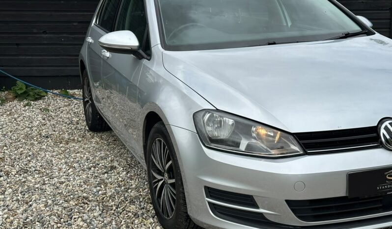 
								Volkswagen Golf 1.6 TDI BlueMotion Tech SE DSG Euro 5 (s/s) 5dr full									