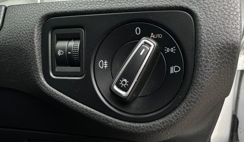 
								Volkswagen Golf 1.6 TDI BlueMotion Tech SE DSG Euro 5 (s/s) 5dr full									
